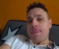 Un Prince Cherche Sa Princesse Suivies, ou Concubain et une Vie Commune,