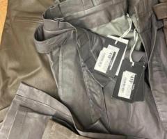 Pantalon en cuir neuf avec étiquette