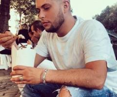 Cherche belle poitrine
