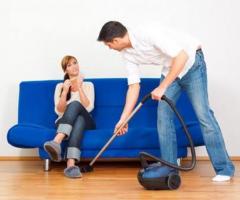 Gentil jeune homme a votre service
