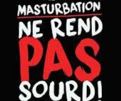 SE MASTURBER L UN DEVANT L AUTRE et TOUCHE PIPI - 1