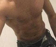 Je me masturbe devant vous