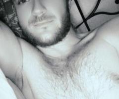 Homme doux et attentionné cherche belles rencontres sensuelles ou + si affinités