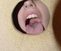 bel homme aimerait essayer un glory hole