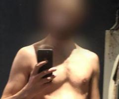 Jeune homme pour femme ou couple