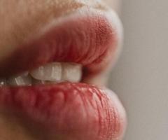 Jeune bouche gourmande pour votre plaisir jusqu’à l’extase
