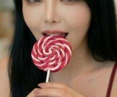 Lily adore les sucettes