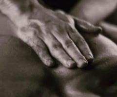 Massage du lingam pour hommes par masseur expert à Montélimar