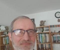 Pr JF,F même vierge,paumée,en galère,sans papiers,cherchant où dormir et vivre, de la stabilité