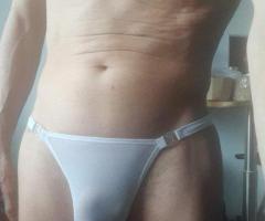 Masseur naturiste exclusivement pour hommes, rasage intime masculin, muscu nu entre hommes