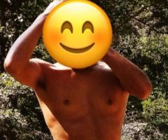 Jeune homme pour femme ou couple
